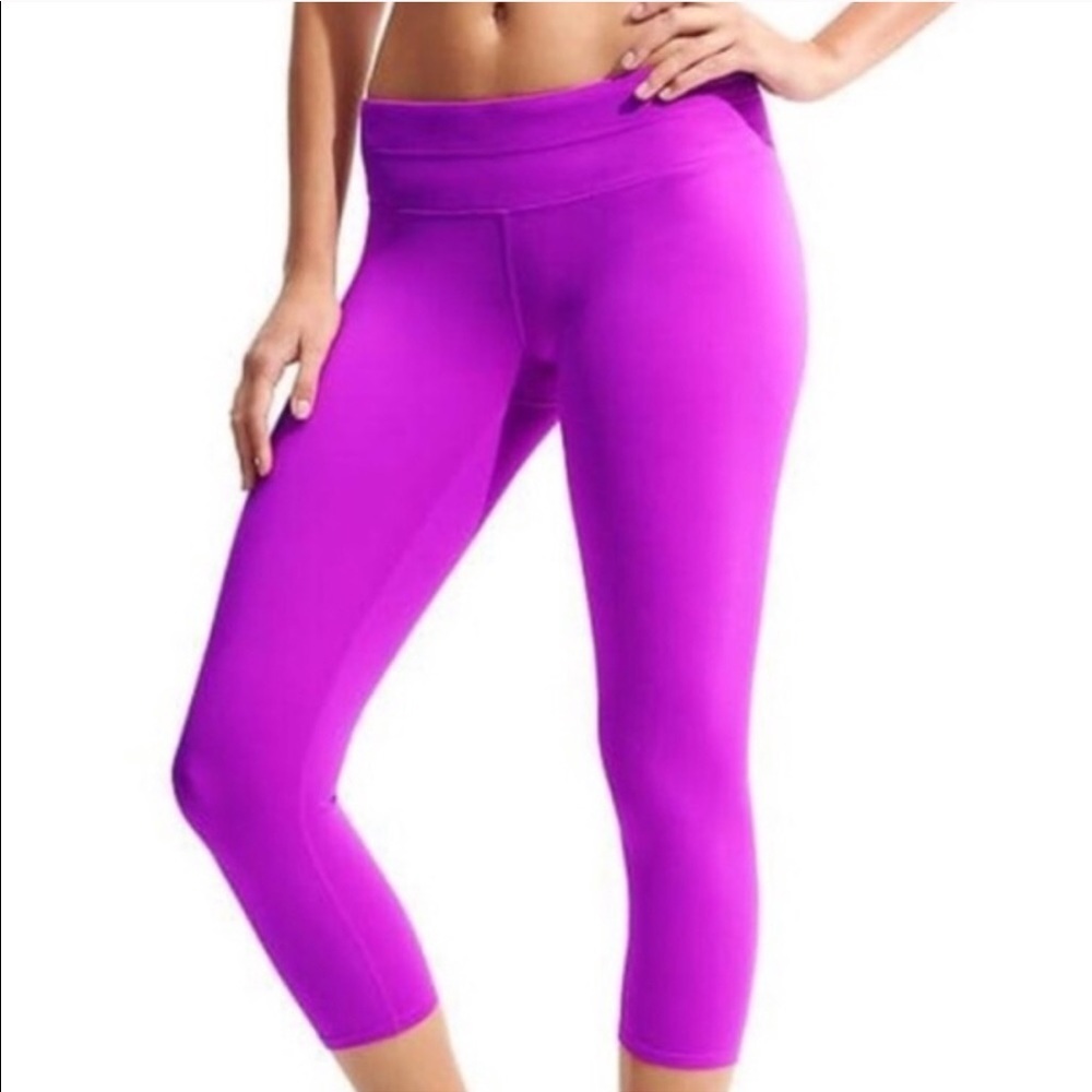 • Athleta • Sonar Capri Legging Jazzy Purple Small